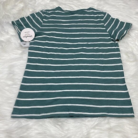 Disney Parks Medium T-Shirt Magic Kingdom Most Magical Place On Earth T-Shirt - Picture 5 of 9